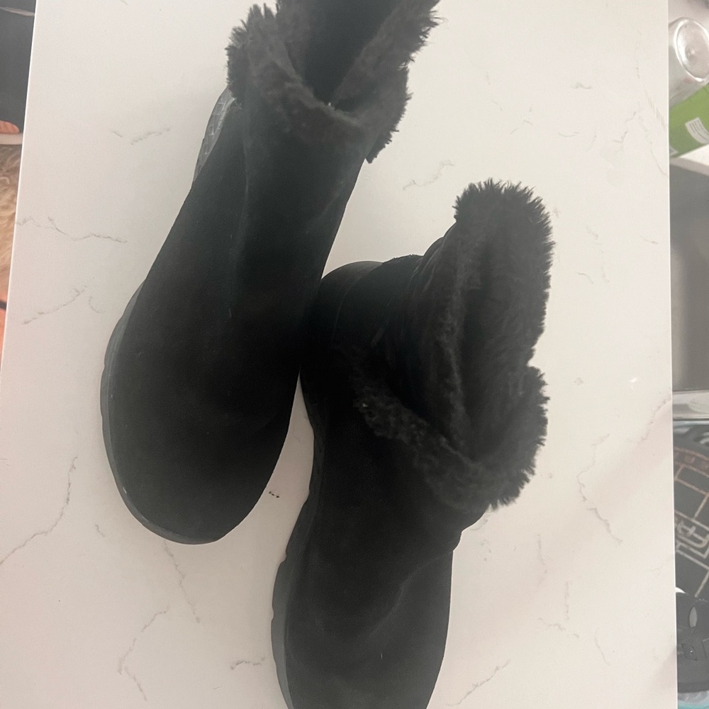 Skechers Women's Black Fur-Lined Ankle Boots used size 10 - Picture 2 of 10